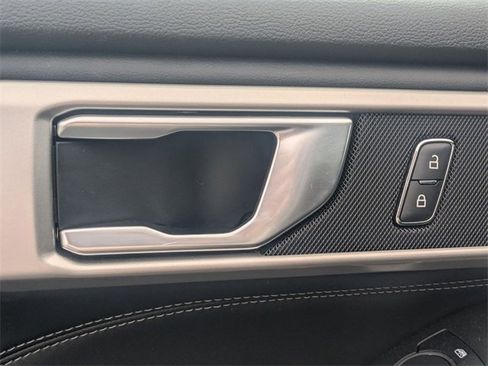 Used 2024 Ford Explorer XLT w/ Equipment Group 202A image 13