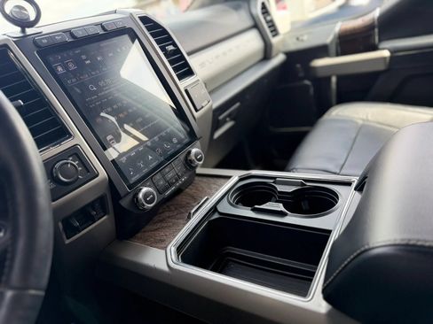 Used 2019 Ford F250 Lariat w/ Lariat Ultimate Package AWD/4WD image 28