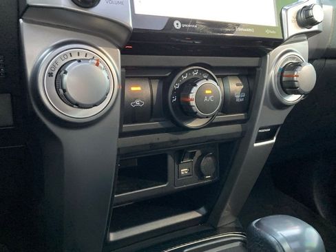 Used 2022 Toyota 4Runner SR5 Premium w/ Moonroof Package RWD image 26