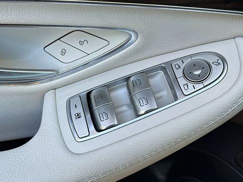 Used 2017 Mercedes-Benz C 300 Sedan image 14