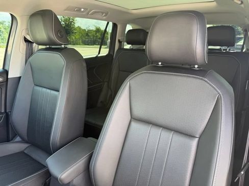 Used 2024 Volkswagen Tiguan SE FWD image 10