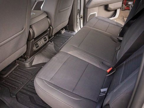 Used 2022 GMC Sierra 1500 SLE image 29