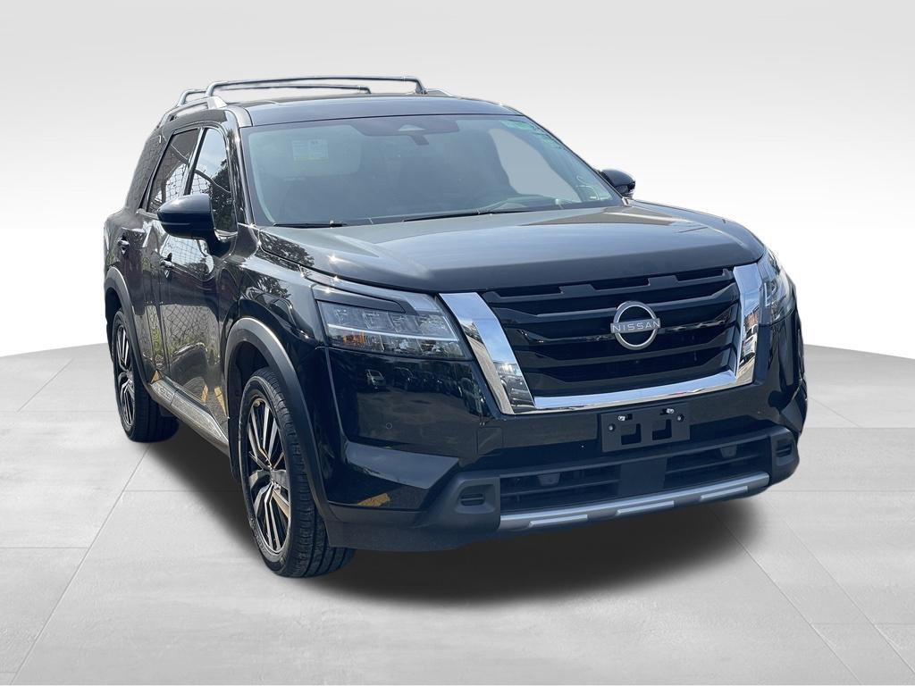 Certified 2024 Nissan Pathfinder Platinum w/ Cargo Package AWD/4WD image 3