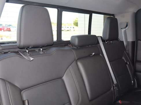 Used 2019 GMC Sierra 1500 SLT w/ SLT Premium Plus Package AWD/4WD image 43