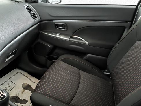 Used 2018 Mitsubishi Outlander Sport ES FWD image 27