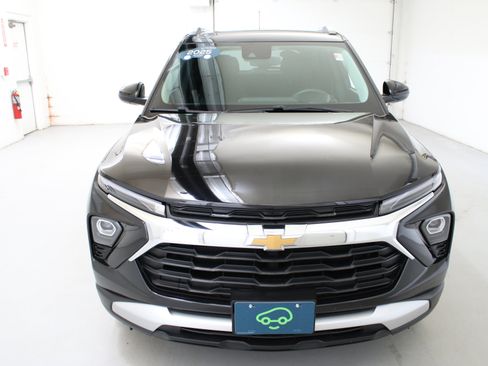 Certified 2025 Chevrolet TrailBlazer LT AWD/4WD image 2
