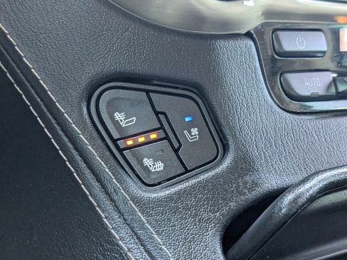 Used 2017 GMC Yukon XL Denali w/ Open Road Package image 30