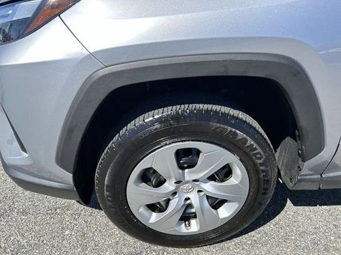 Used 2023 Toyota RAV4 LE AWD/4WD image 10