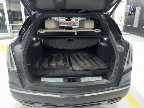 Certified 2025 Cadillac XT5 Sportv w/ Technology Package image 33
