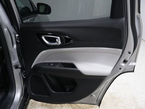 Used 2022 Jeep Compass Limited image 22