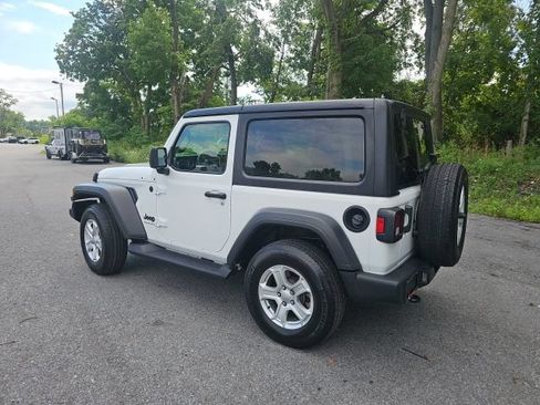 Used 2023 Jeep Wrangler Sport AWD/4WD image 5
