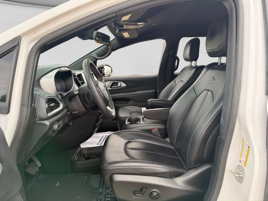 Used 2024 Chrysler Pacifica Limited FWD image 20