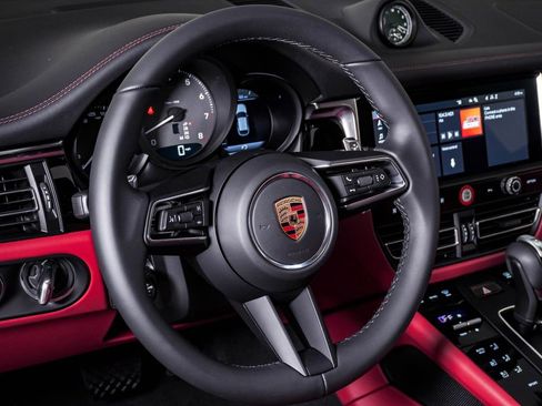 New 2026 Porsche Macan S image 18