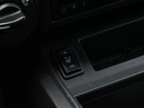 Used 2021 Nissan Titan PRO-4X w/ Pro-4x Convenience Package AWD/4WD image 35