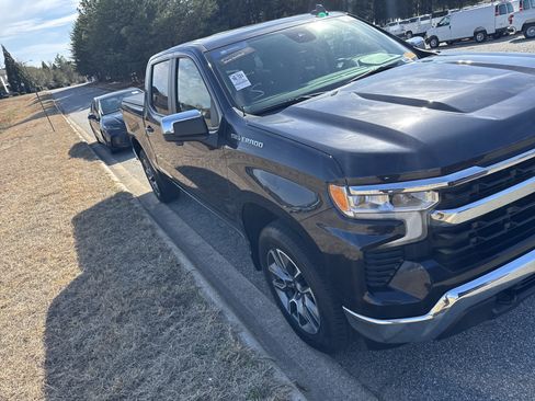 Certified 2023 Chevrolet Silverado 1500 LT image 2
