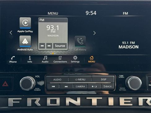 Certified 2025 Nissan Frontier SV image 28