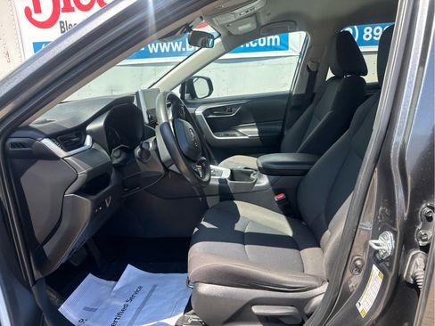 Used 2023 Toyota RAV4 LE FWD image 21