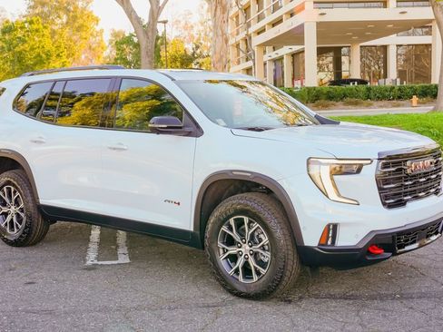 Used 2026 GMC Acadia AT4 w/ Super Cruise Package AWD/4WD image 7