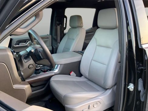Used 2023 GMC Sierra 1500 SLT w/ SLT Premium Package AWD/4WD image 8