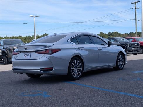Used 2019 Lexus ES 300h image 5