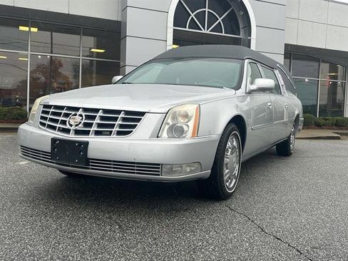 Used 2010 Cadillac DTS Hearse image 1