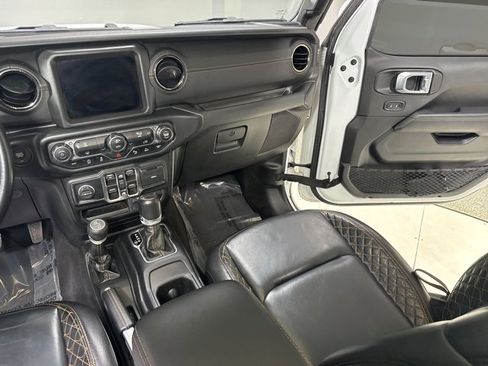Used 2021 Jeep Gladiator Overland image 18