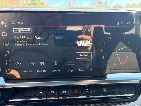 Used 2023 GMC Sierra 1500 Elevation w/ Preferred Package image 32