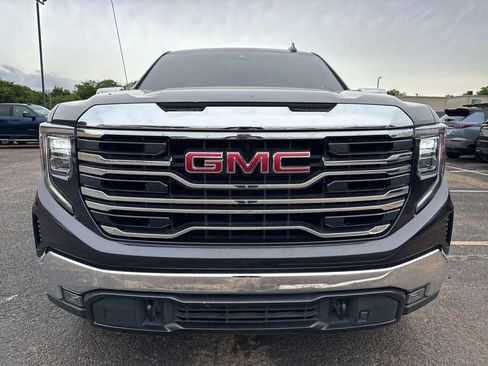 Used 2022 GMC Sierra 1500 SLT w/ X31 Off-Road Package AWD/4WD image 2