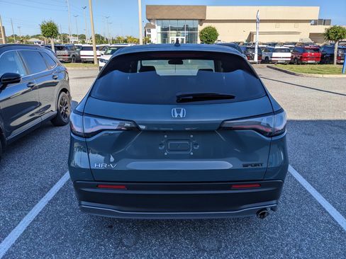 Used 2025 Honda HR-V Sport image 9