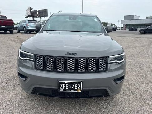 Used 2021 Jeep Grand Cherokee Laredo X AWD/4WD image 2