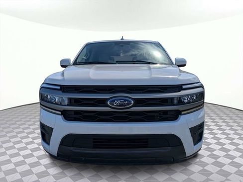 Used 2024 Ford Expedition XLT image 9