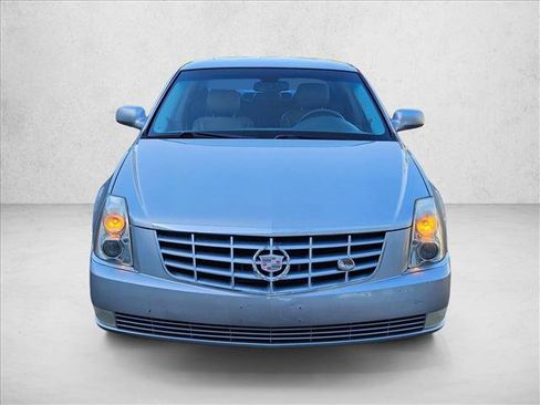 Used 2007 Cadillac DTS FWD image 2