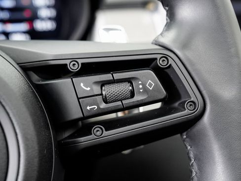 Certified 2023 Porsche Macan Turbo image 14