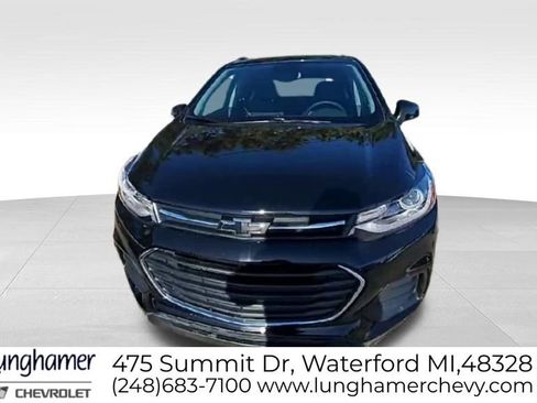 Certified 2022 Chevrolet Trax LT w/ Midnight Edition image 3