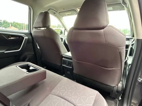 Used 2025 Toyota RAV4 XLE AWD/4WD image 41