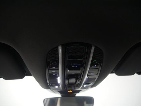 Used 2023 Porsche Cayenne AWD/4WD image 34