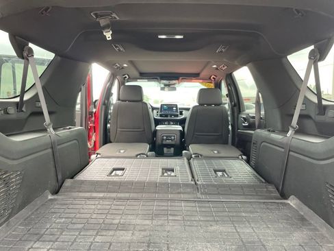 Used 2024 Chevrolet Suburban RST w/ Luxury Package AWD/4WD image 41