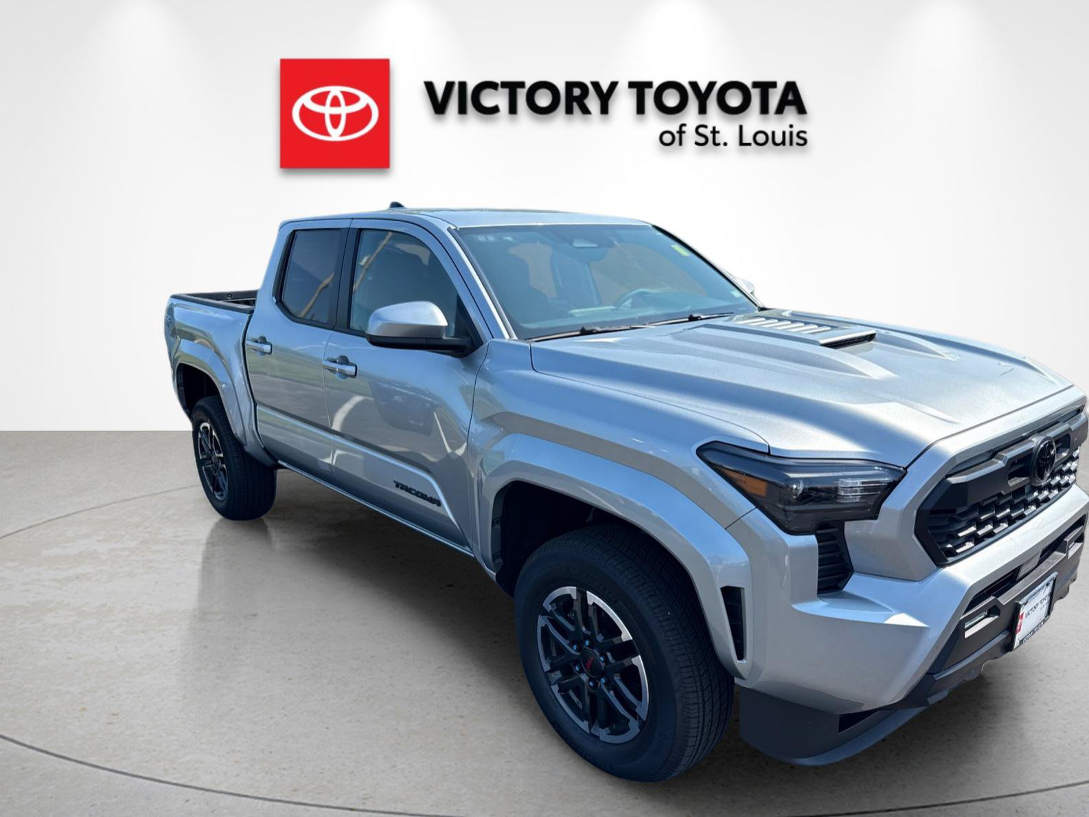 Used 2026 Toyota Tacoma TRD Sport AWD/4WD image 1