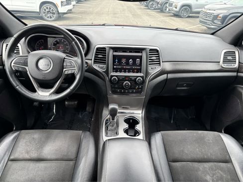 Used 2018 Jeep Grand Cherokee Altitude image 12
