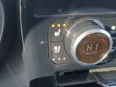 Certified 2025 Toyota Highlander Platinum image 14