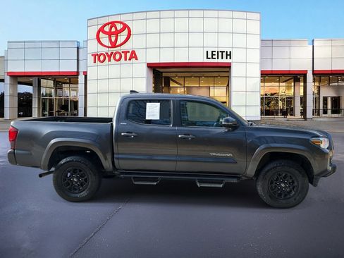 Used 2022 Toyota Tacoma SR5 image 4