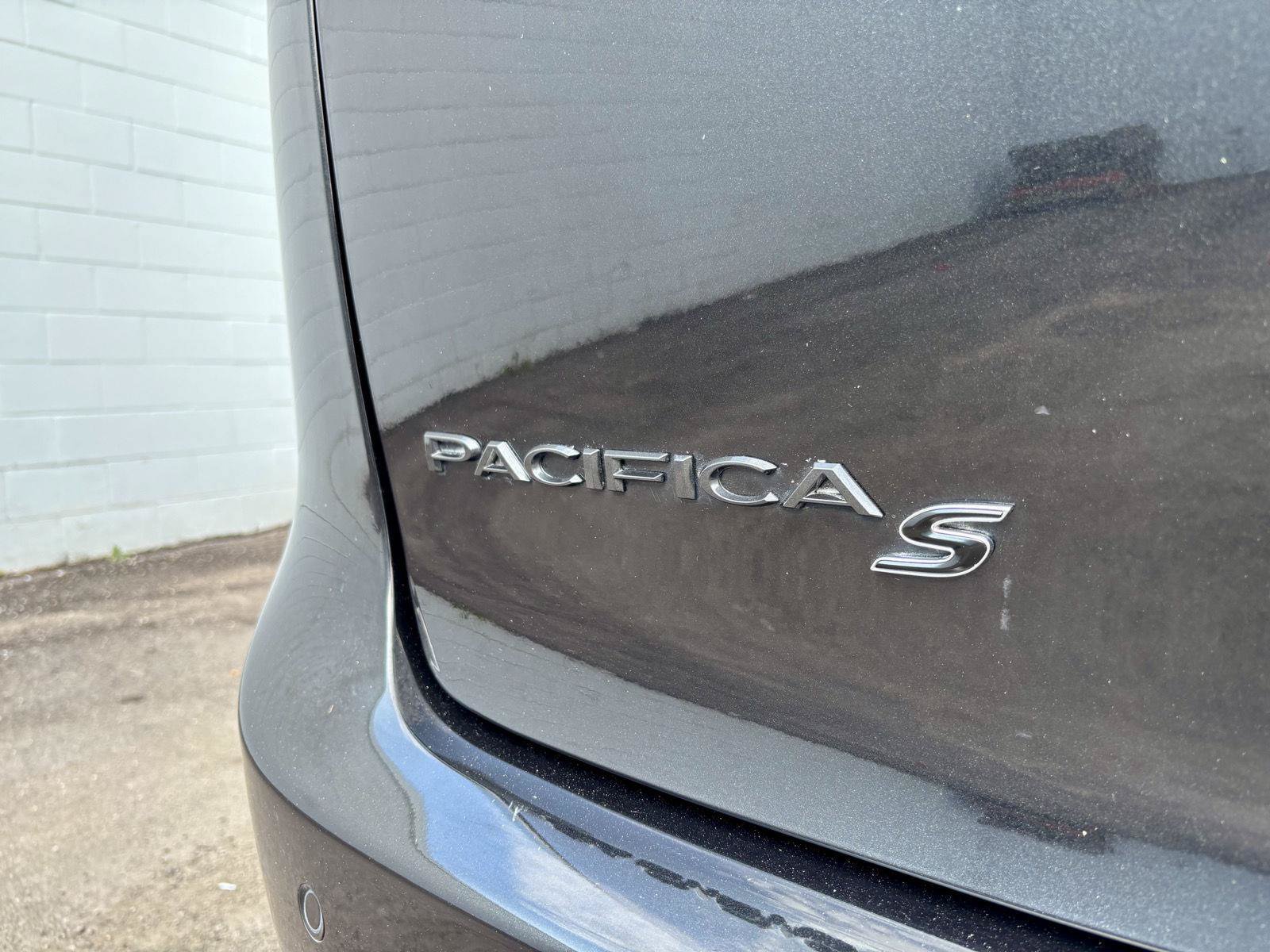 Used 2020 Chrysler Pacifica Touring-L AWD/4WD image 29