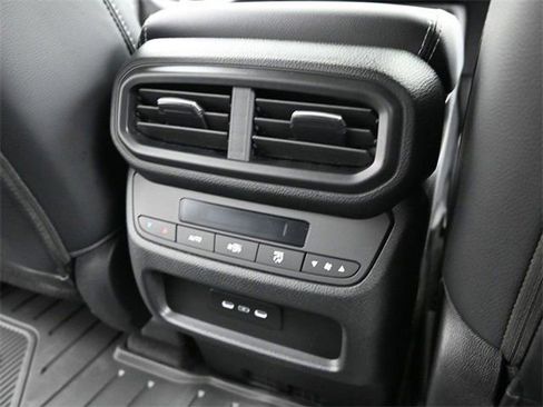 New 2025 Honda Pilot Touring image 17