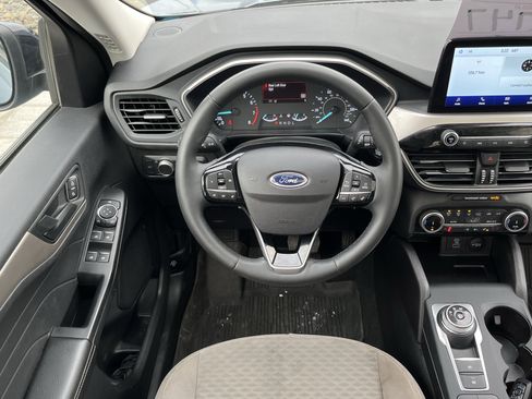 Certified 2022 Ford Escape SE w/ SE Sport Appearance Package image 9