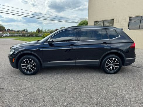 Used 2021 Volkswagen Tiguan SE FWD image 5