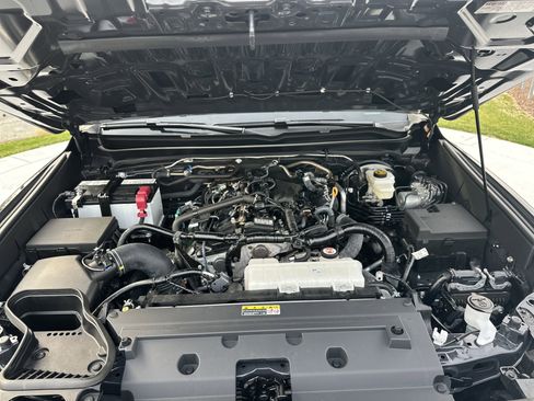 Certified 2025 Toyota Tacoma SR5 image 33