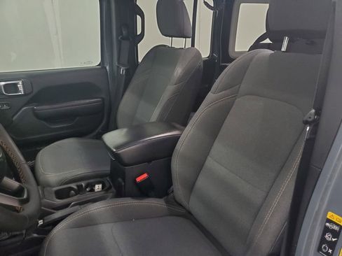 Used 2024 Jeep Wrangler Unlimited w/ Convenience Group image 14