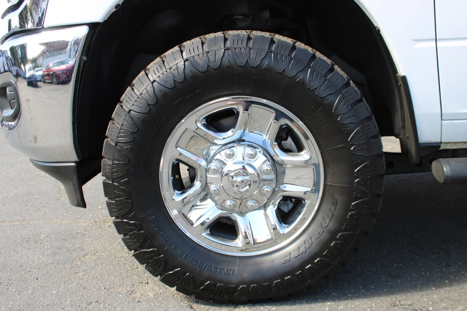 Used 2024 RAM 2500 Tradesman w/ Chrome Appearance Group AWD/4WD image 6