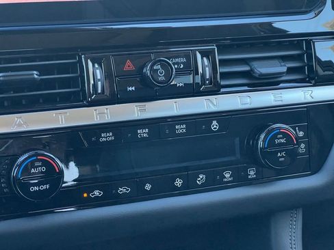 New 2026 Nissan Pathfinder Platinum image 4