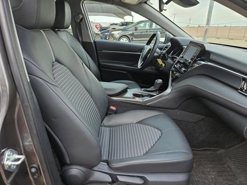 Used 2023 Toyota Camry SE image 17